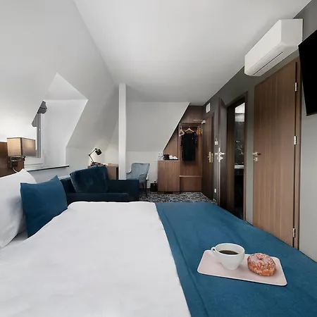 호텔 Korona & Wellness 4*