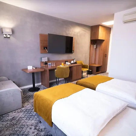 호텔 Korona & Wellness 4*