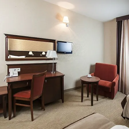 Korona & Wellness Hotel